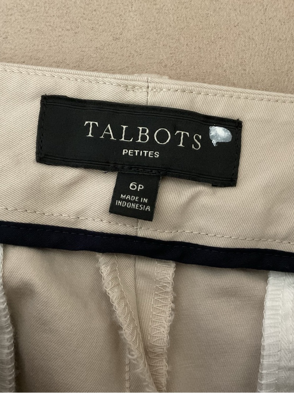 Talbots Woman’s Light Khaki Size 6 Petite Bermuda Shorts - Picture 3 of 4